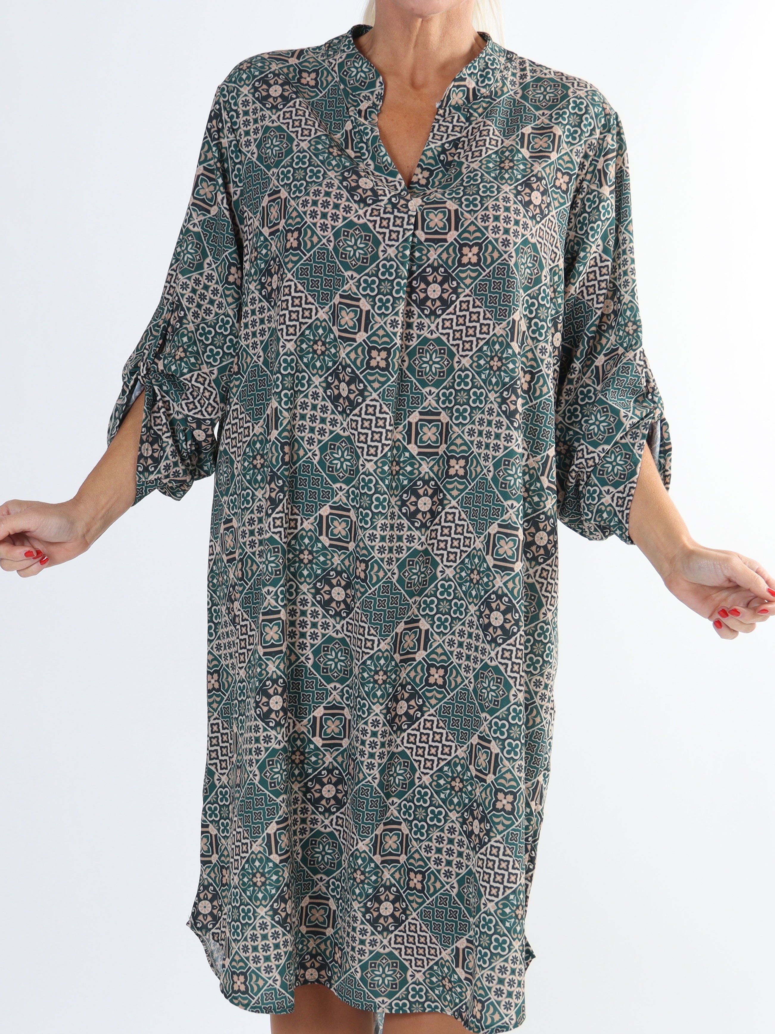 Vanesa Mosaic Long - Plus size mønstret kjole